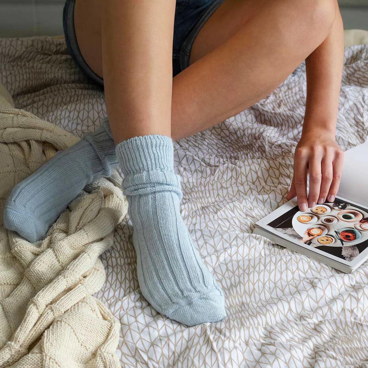 Mohairs Magi: Omfavne Komfort og Velvære med Natstrømper - Happy Hiking